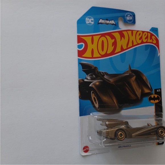 COPY - Batman Batmobile Hot Wheels 2023 Batman Collection Brave & the Bold Car … - Picture 2 of 9
